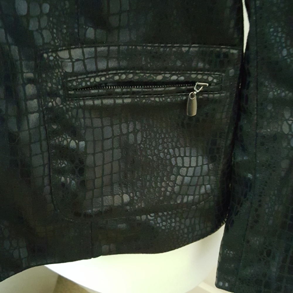 Embossed jacket - Picture 4 of 5